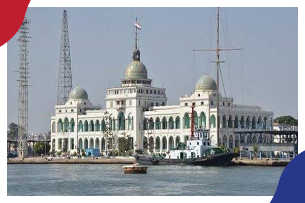 مصر: رفض شعبي واسع لتعديل قانون قناة السويس بغرض بيع ممتلكاتها